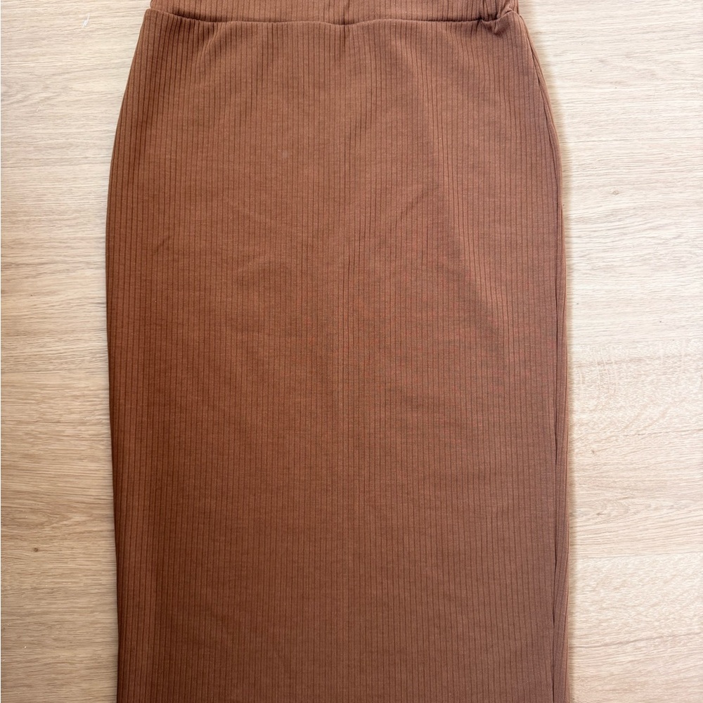 Elegant Brown Ribbed Pencil Skirt